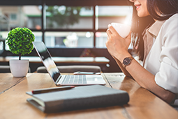 90hy豪运国际国际曾诚：女性心态会更沉稳 未来性别区别没那么大